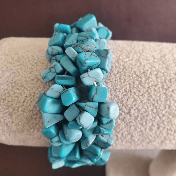 2005 Avon Faux Turquoise Chip‎ Stretch Bracelet NIB - Picture 8 of 8